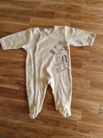 Pyjama fin en très bon état