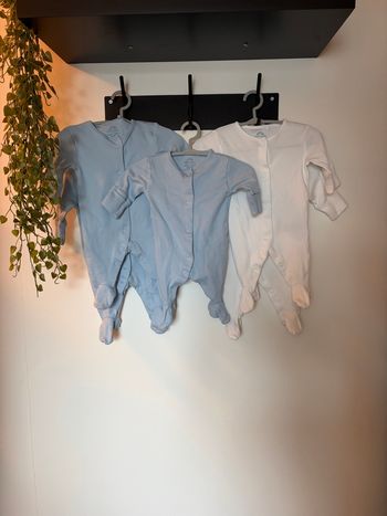 Lot de 5 pyjama Amazon taille 50 cm naissance