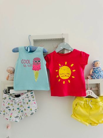 Lot ensemble teeshirts/ shorts Girly