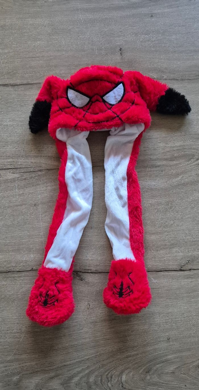Bonnet Spiderman avec oreilles mobiles