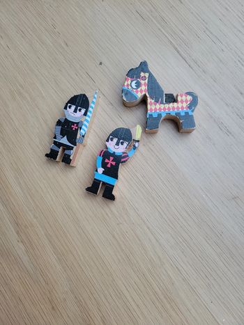 Lot Jouet en bois personnage et cheval