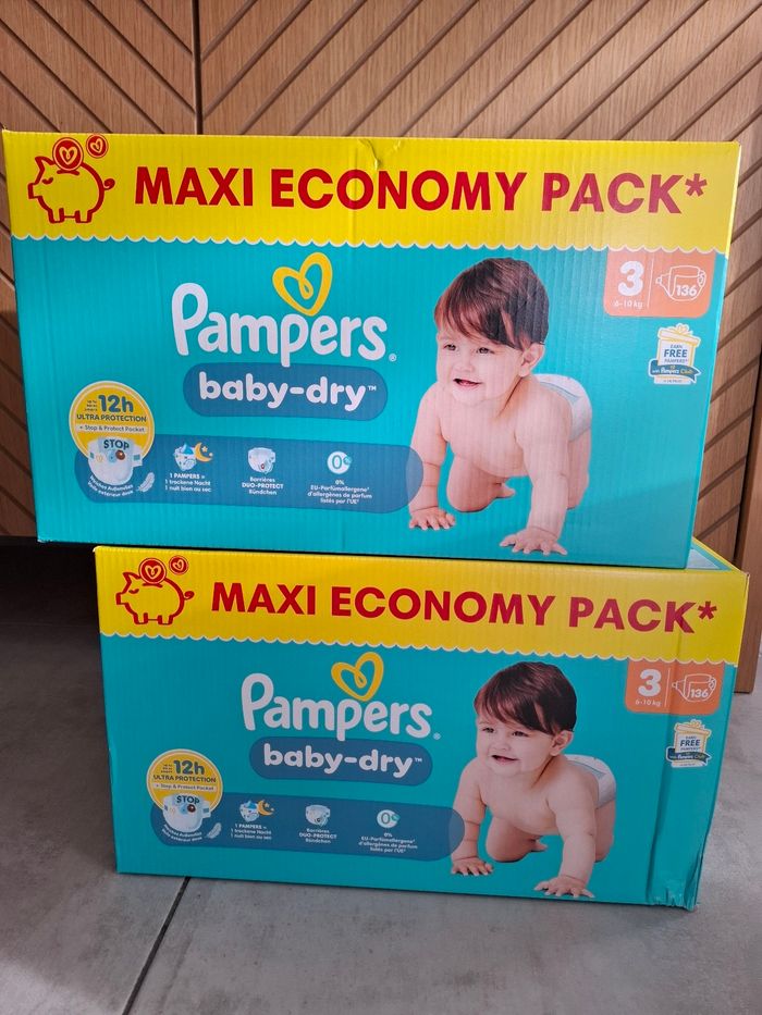 Couches pampers baby dry taille 3