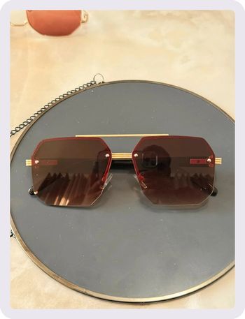 Lunette de soleil marron