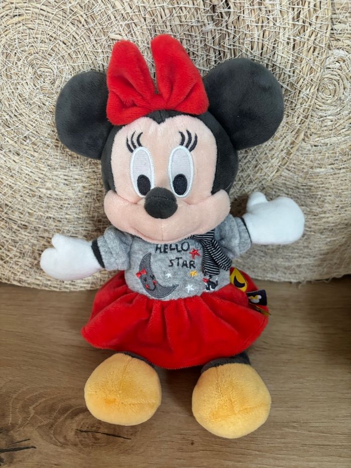 Neuf Doudou Minnie robe rouge gris hello star Disney - photo numéro 2