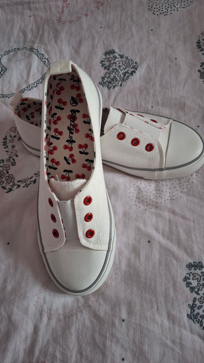 Baskets en toile pointure 39