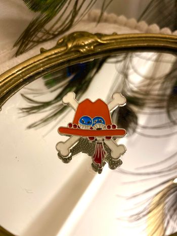 Pin's one piece ace
