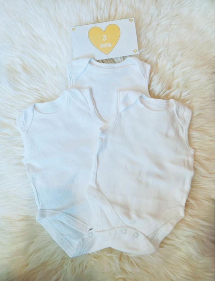 3 mois - lot 3 bodies SM blanc - photo numéro 2