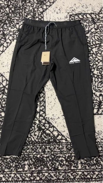 Pantalon nike  Xl mais taille comme M 