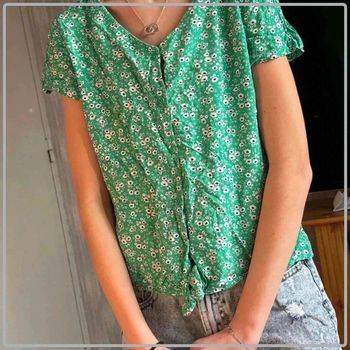 T shirt motif floral taille 34/14ans marque kiabi