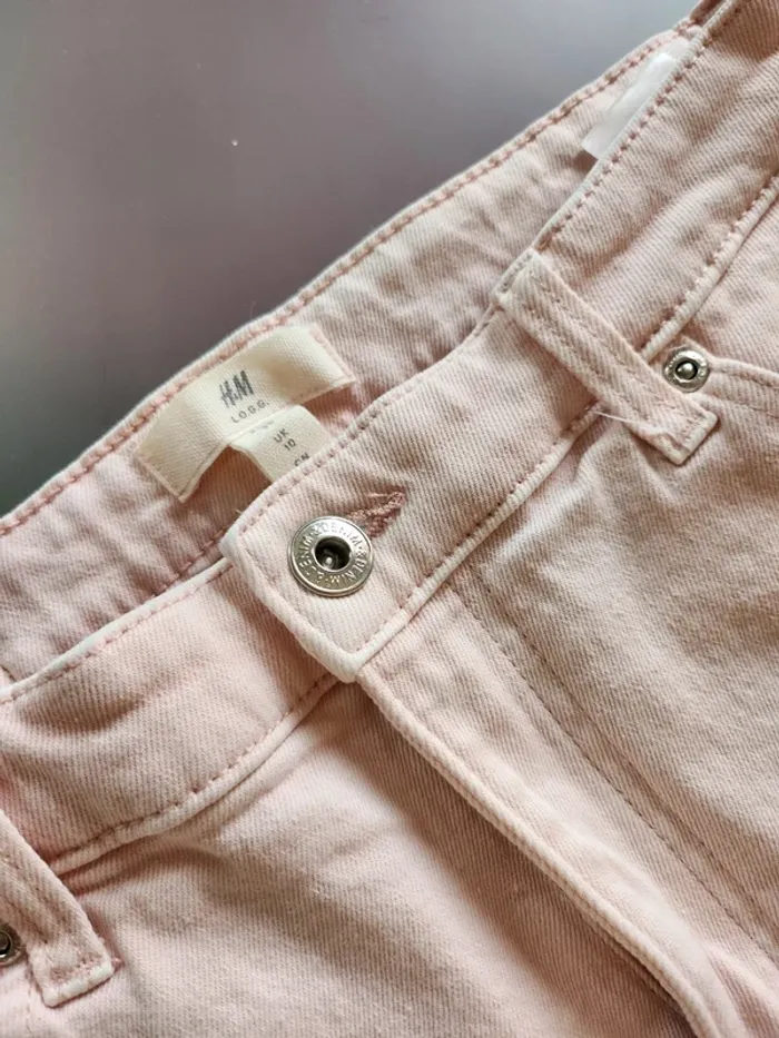 Superbe Short en Jean de couleur Rose Pale de marque H&M et de taille 38 - photo numéro 3