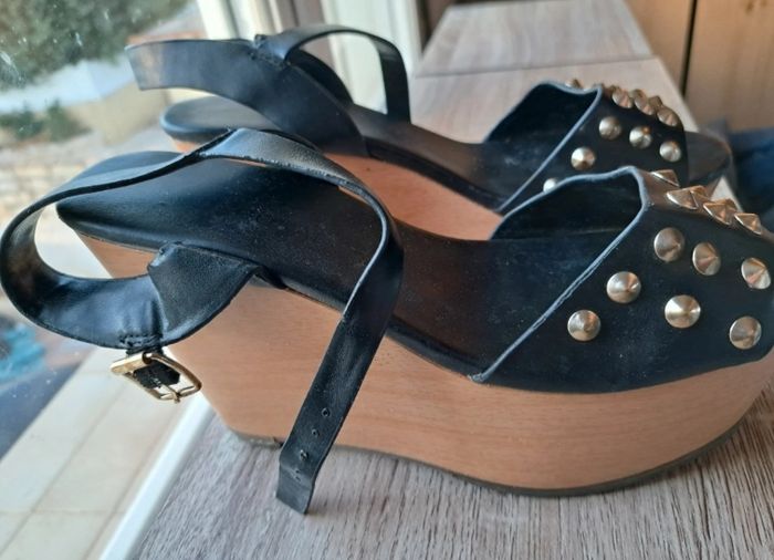 Talons compensés cloutés - photo numéro 2