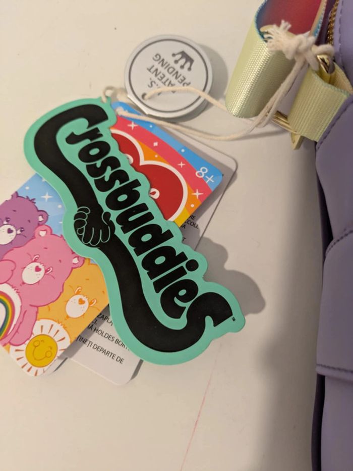 Loungefly sac à bandouliere Les bisounours "cousin cosy heart penguin" - photo numéro 6