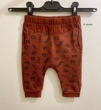 Pantalon sarouel jogging terracotta brique motifs géométriques bébé garçon taille 6 mois Kiabi