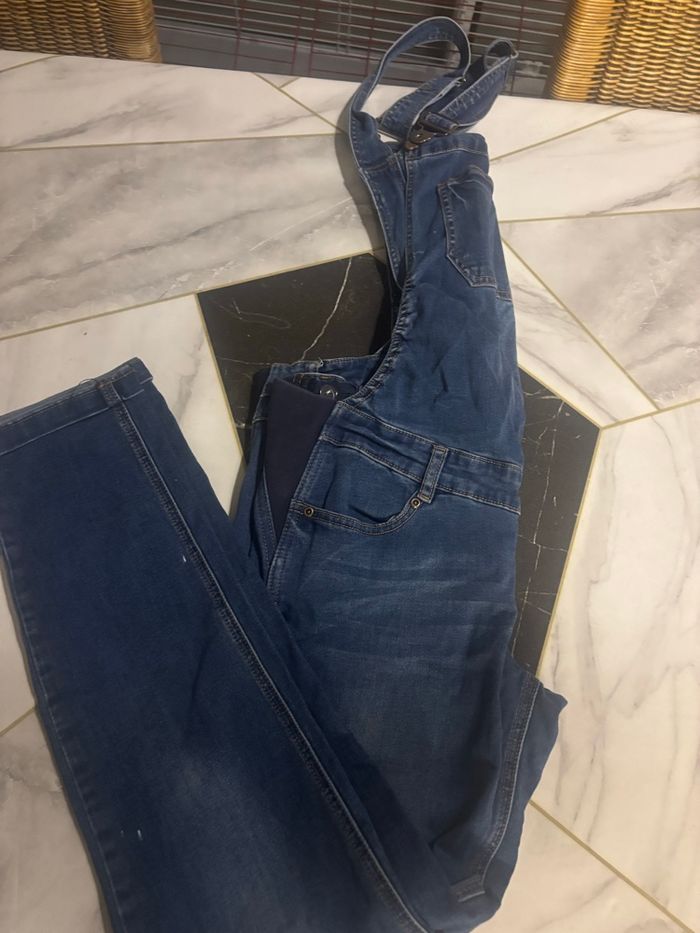 Salopette en jeans maternité - photo numéro 2