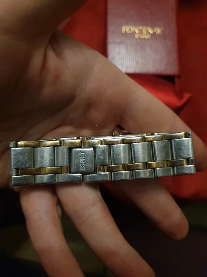 Montre vendu avec ça boîte @ - photo numéro 2