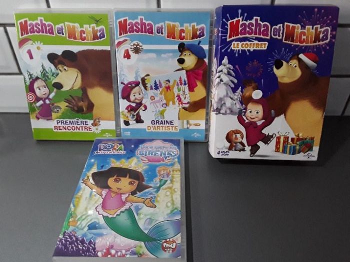 Lot de 7 DVD (6 Masha et Michka/1 Dora sirène)