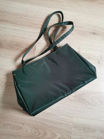 Sac à main vert D. La villa