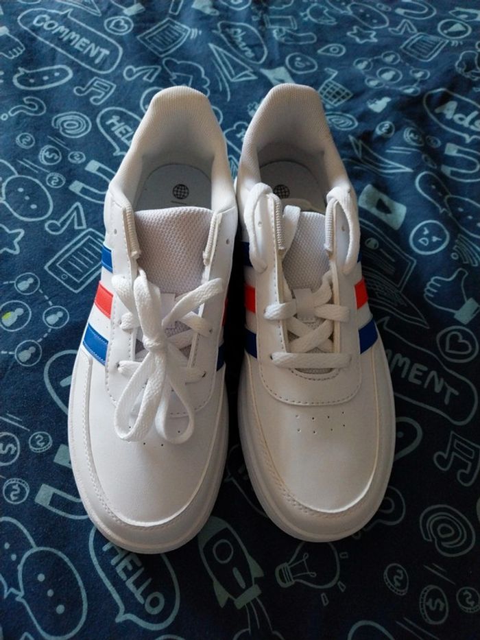 Adidas 38 2/3 neuves - photo numéro 2