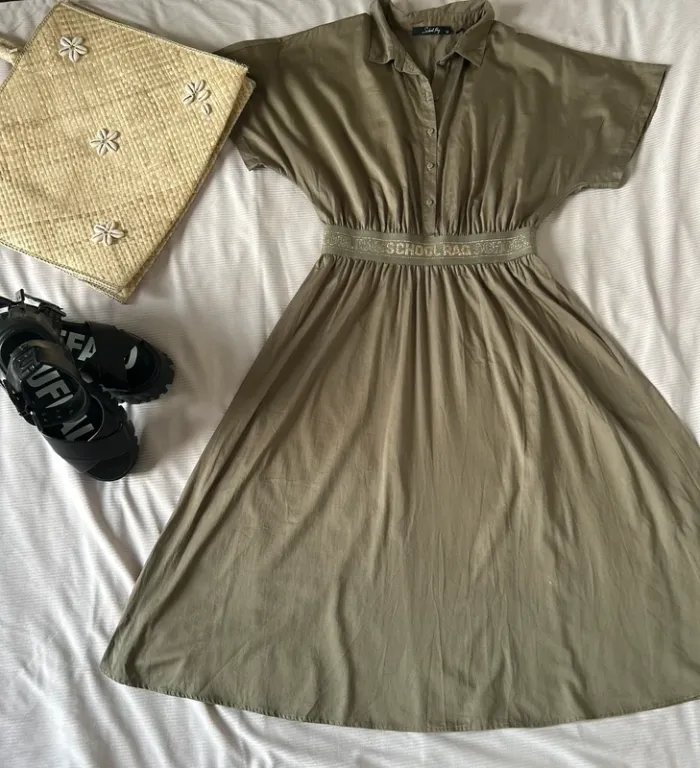 Robe vert kaki doré tailleM school rag