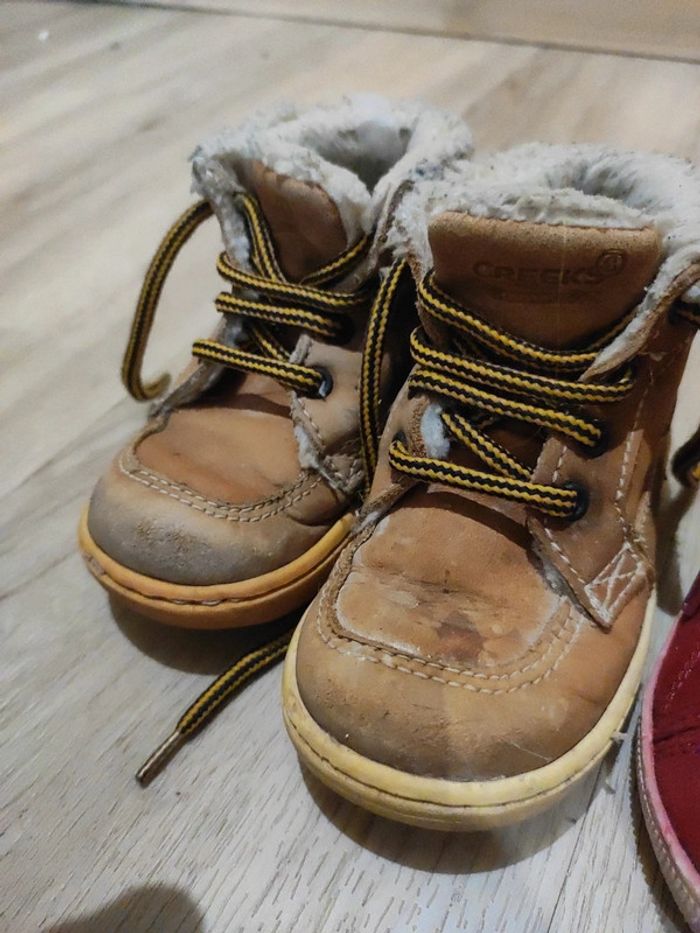 Lot de 2 paires de chaussures taille 22 - photo numéro 3