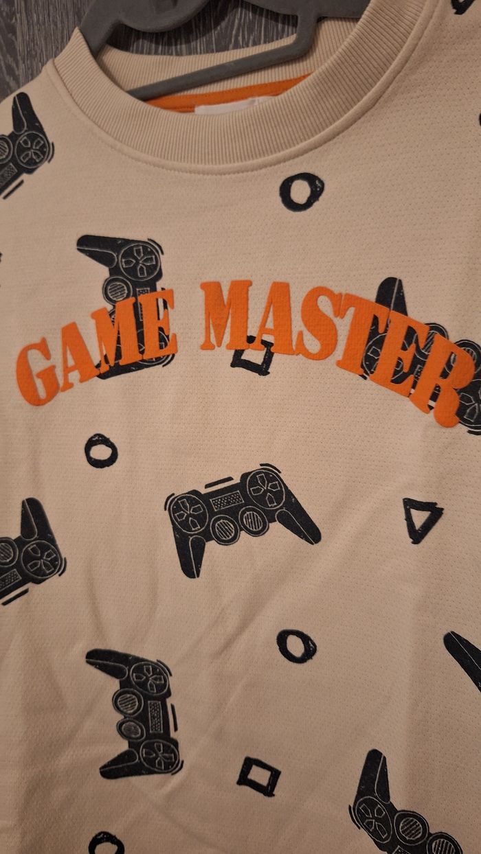 Sweat écru imprimé manettes de jeu noir - photo numéro 3