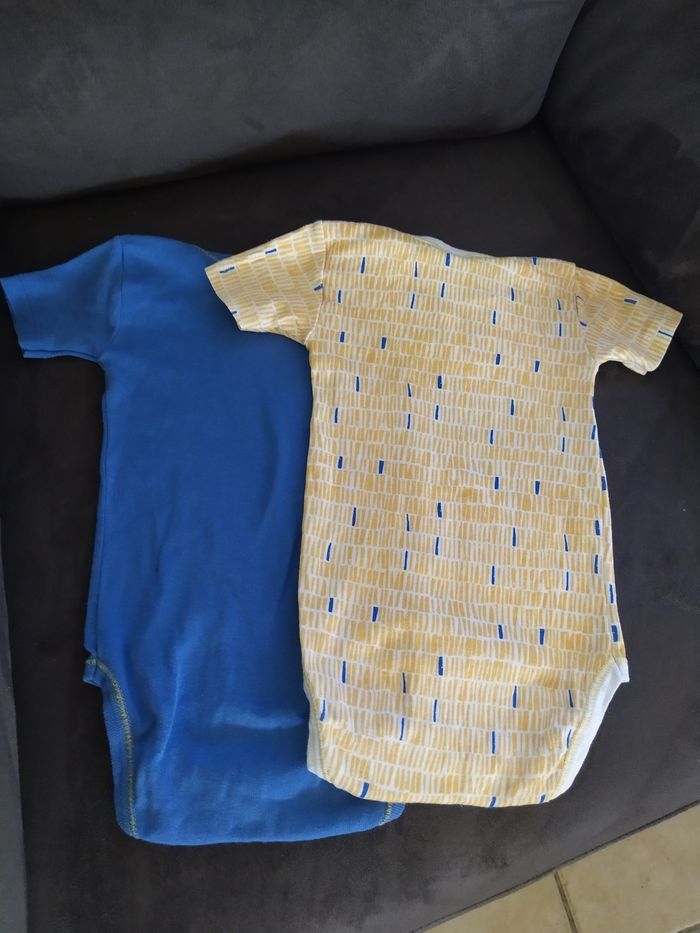 Bodies 9 mois - photo numéro 2