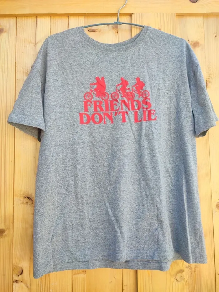 T-shirt stranger things