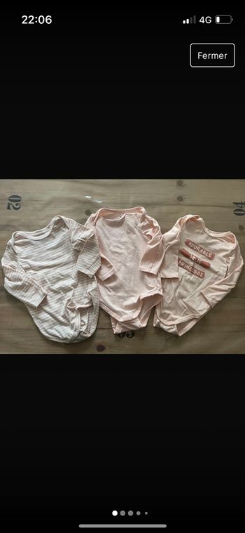 Lot bodies tape à l’œil 12 mois