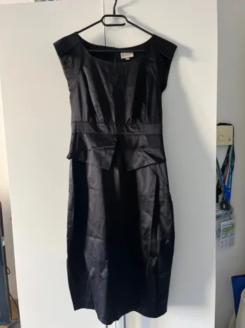 Robe Karen Millen en soie noire