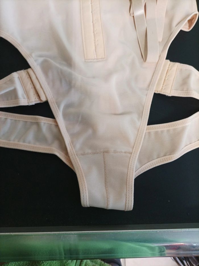 Corset push up neuf - photo numéro 3