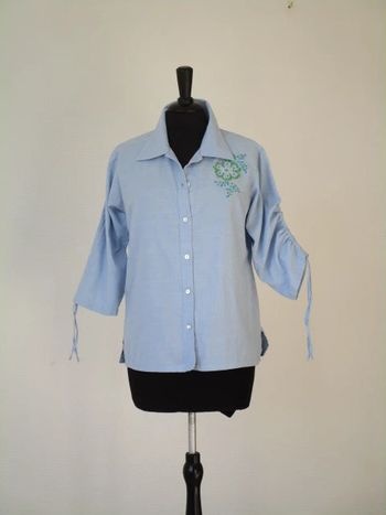 Chemise bleue vintage fleur 40
