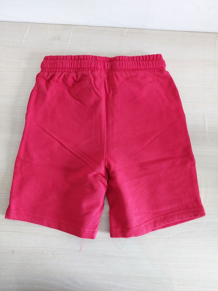 Short rouge garçon 6/7ans - photo numéro 3