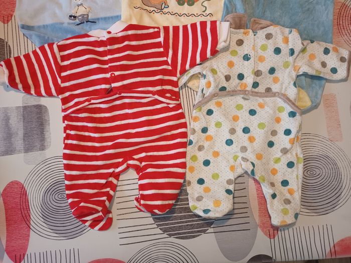 Lot 5 pyjamas Taille 1 mois - photo numéro 6