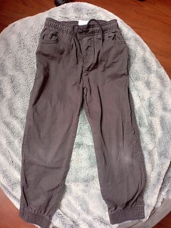 Pantalon gris 6 ans 2€