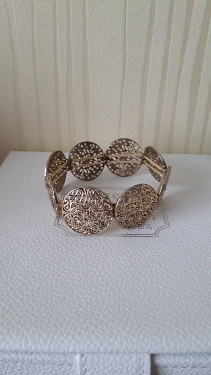 Bracelet