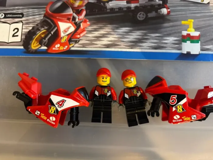 Lego 60084 Le transporteur de motos de course - photo numéro 3