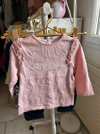 Joli ensemble Kiabi taille 12 mois état impeccable