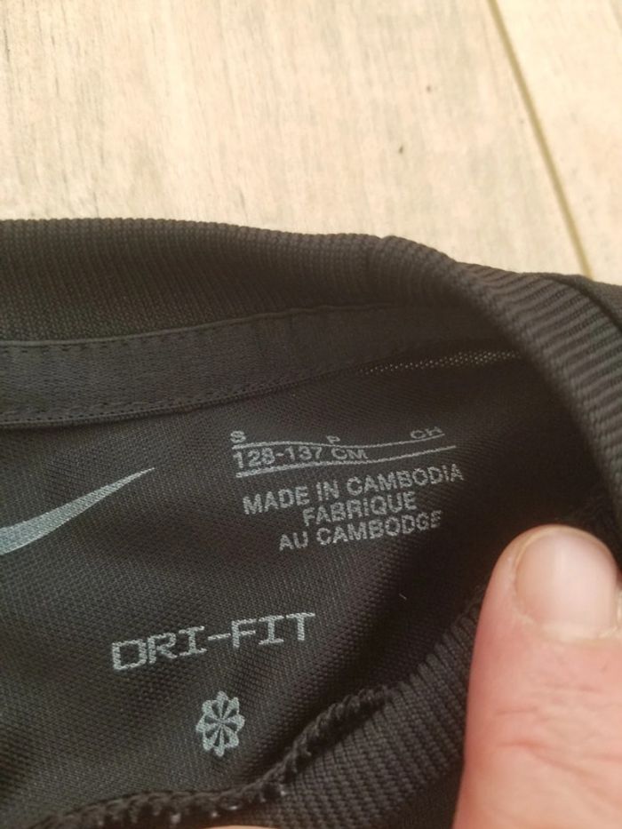 Tee-shirt nike 8/10ans - photo numéro 2