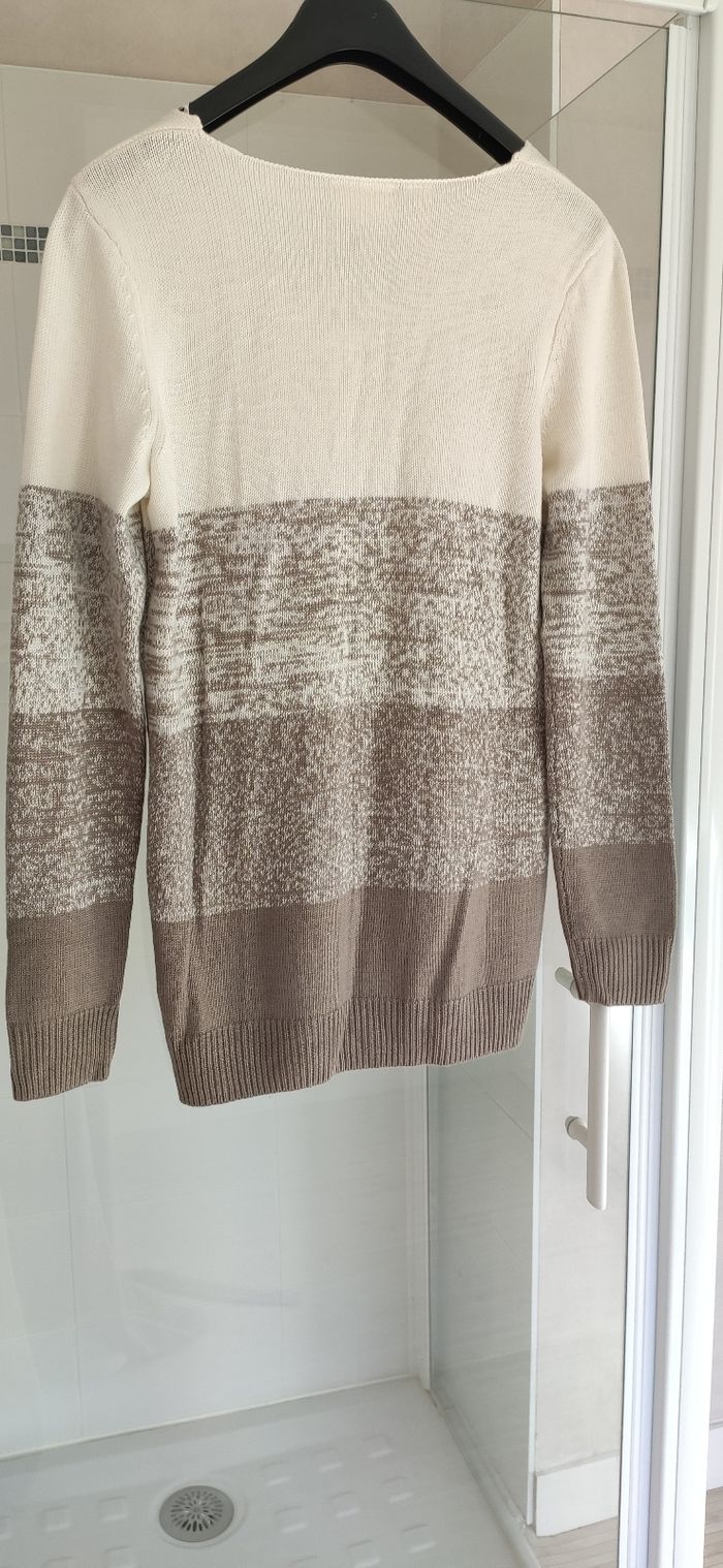 Pull long encolure V - photo numéro 4