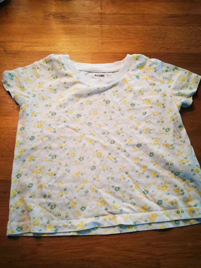 Tee-shirt fleuri