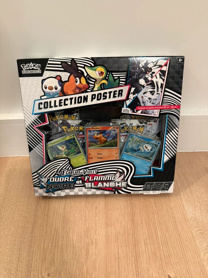 Coffret Collection Poster EV10.5 Foudre Noire et Flamme Blanche Pokémon