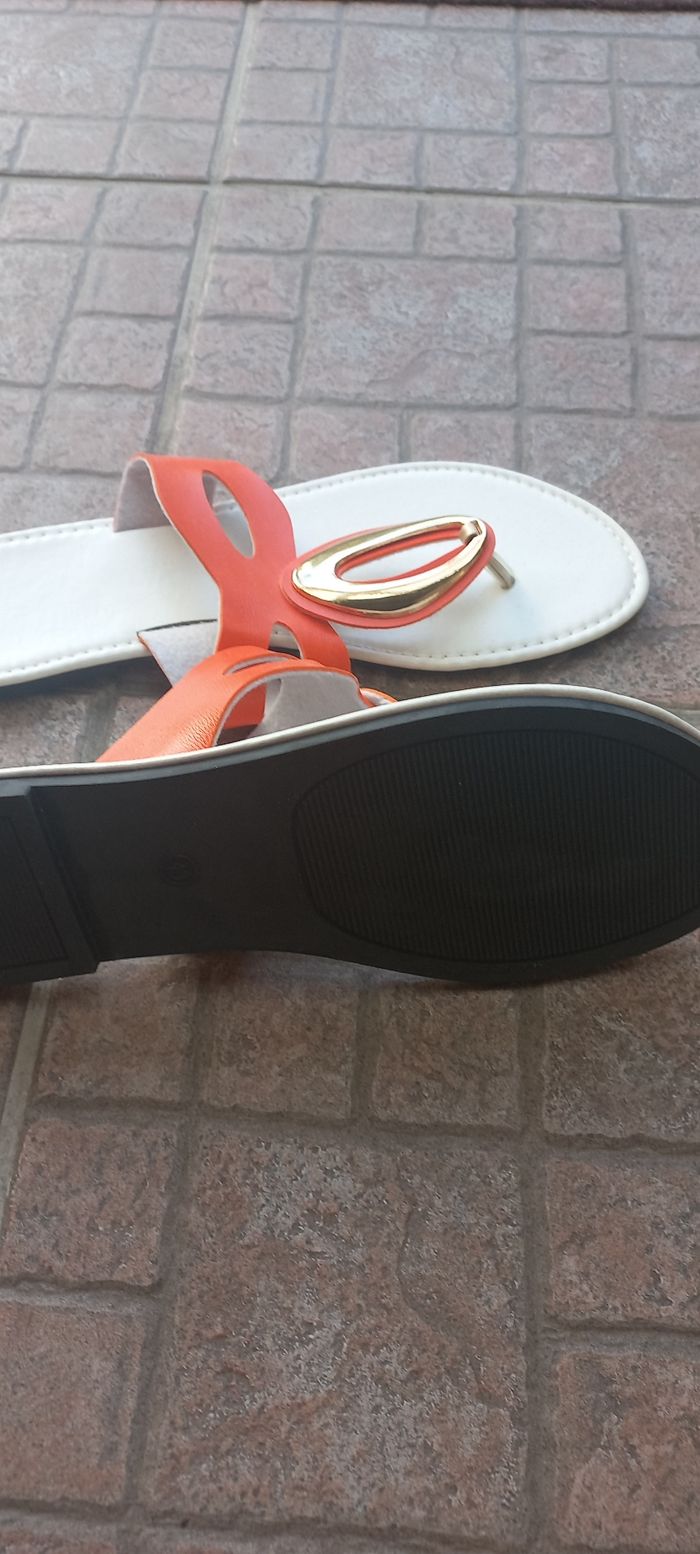 Claquettes  orange et doré - photo numéro 6