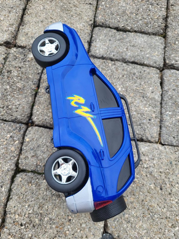 Voiture type jeep bleu - photo numéro 6