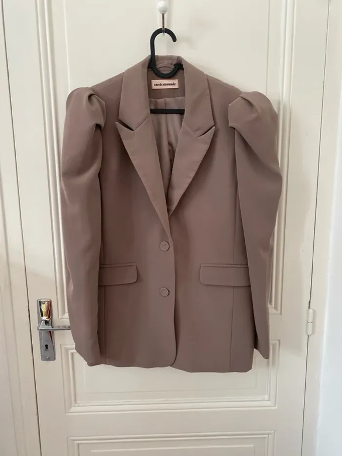 Blazer taupe à épaulettes Custommade