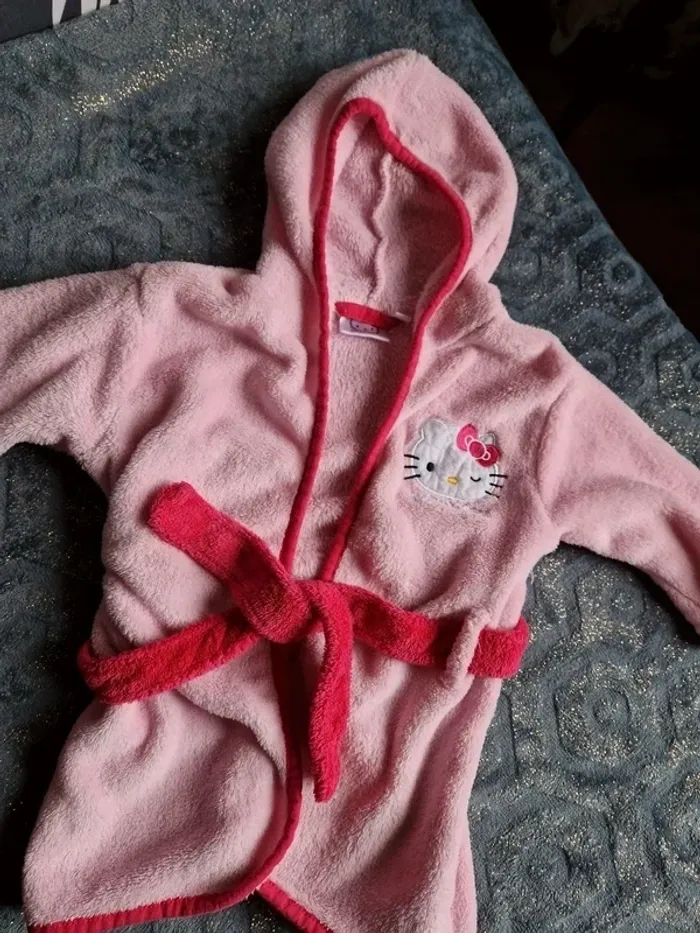 Hello Kitty - robe de chambre / sortie de bain
9-12 mois / 74 cm - photo numéro 2