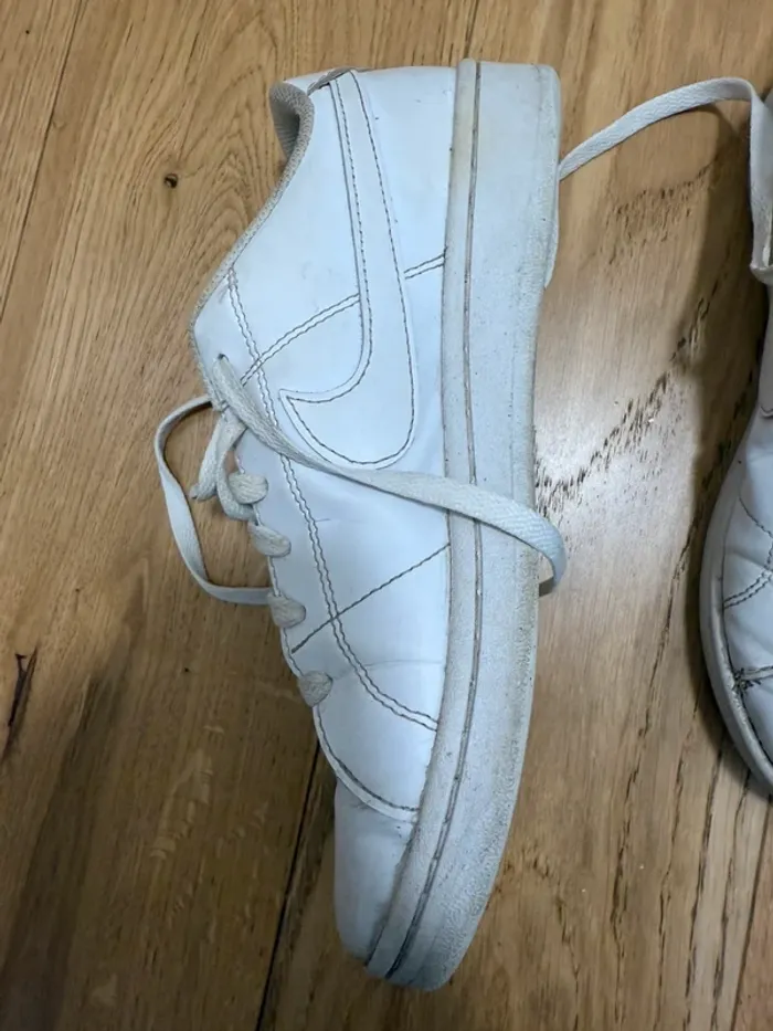 Basket Nike blanches pointure 40.5 - photo numéro 3