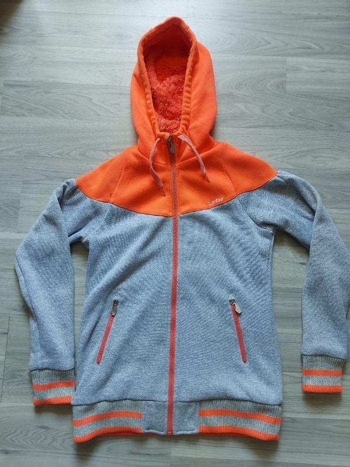 Veste grise et orange wedze (décathlon)