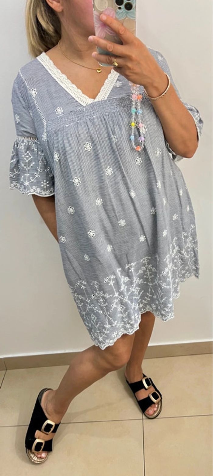 Robe Brodé Courte Zara Taille M - photo numéro 3