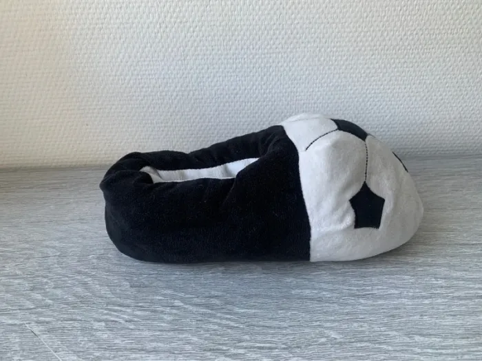 Chaussons thème football - Taille 39/40 - photo numéro 7