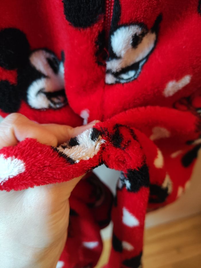 Combinaison pyjama fille Minni avec oreille🐞Mouse Disney  Polaire 5 ans envoye aujourd'hui ou demain - photo numéro 3